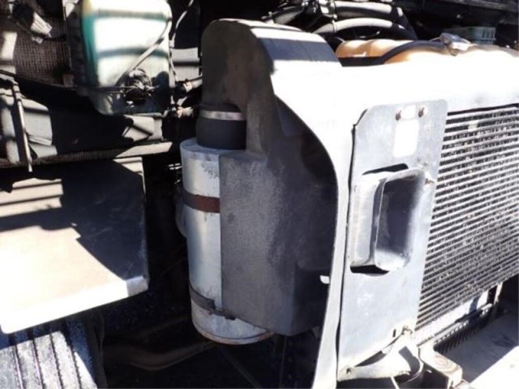 2015-freightliner-mt55-image-54