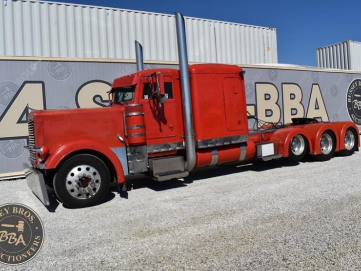 1990-peterbilt-379-image-17