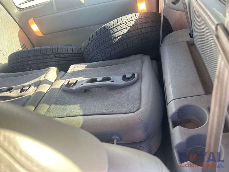 2003chrysler-town-&amp;-country-van-image-22