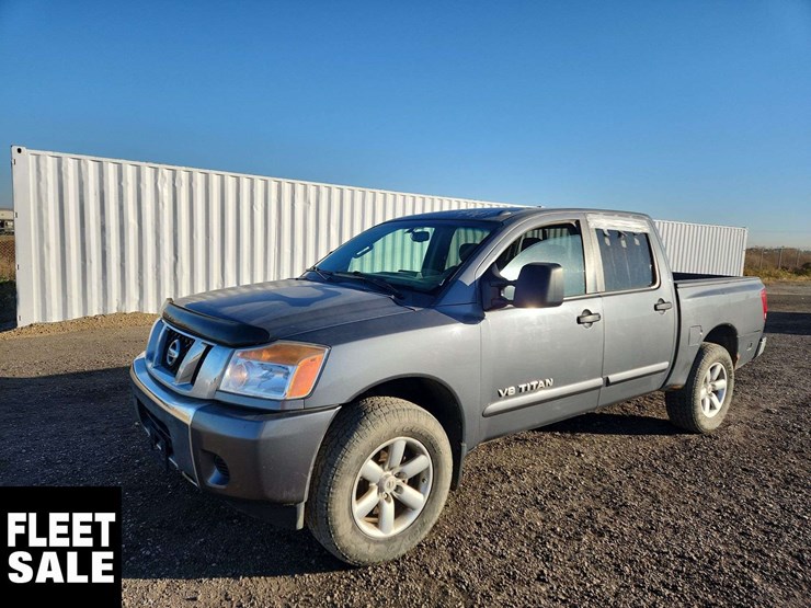 2013-nissan-titan-image-1