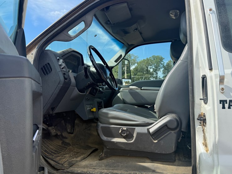 2015-ford-f650-image-27