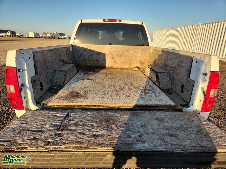 2012-chevrolet-silverado-1500-image-21