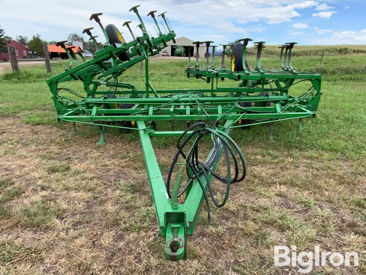 john-deere-1010-image-2