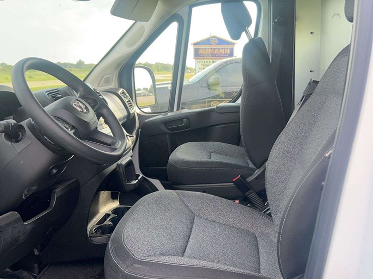 2023-dodge-promaster-van-image-19