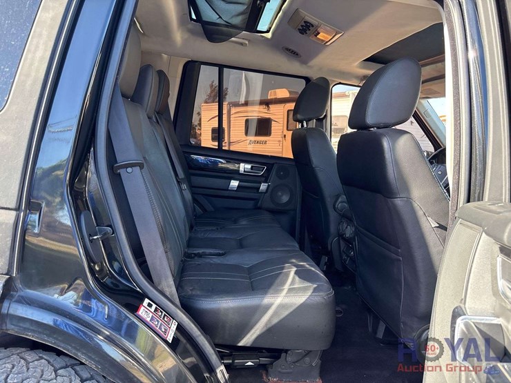 2011-land-rover-lr4-image-21