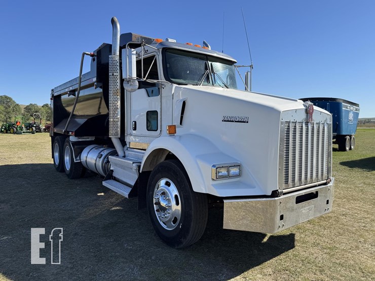 2011-kenworth-t800-image-1