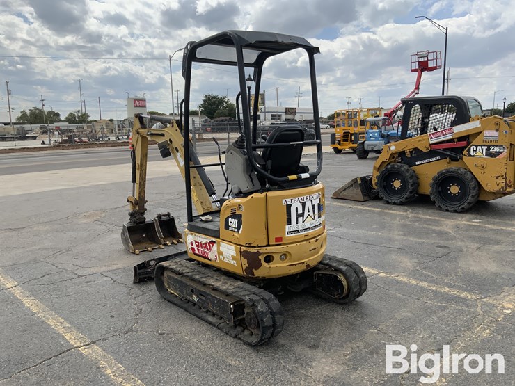 2015-caterpillar-301.7d-cr-image-7