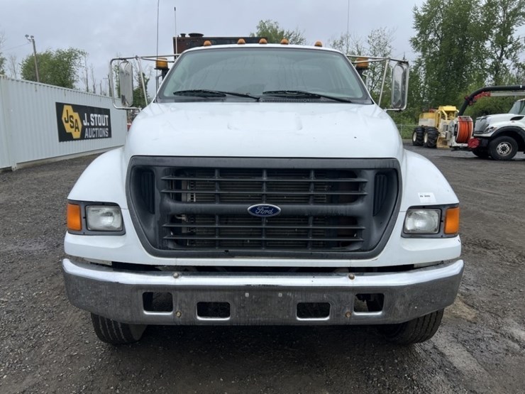 2000-ford-f650-image-8