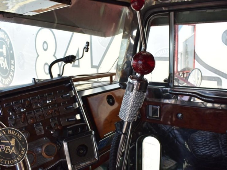 1990-peterbilt-379-image-70