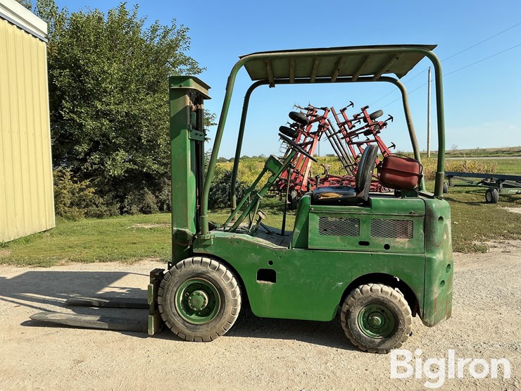 clark-yardlift-y40-forklift-image-8