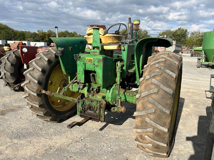 john-deere-3020-image-5