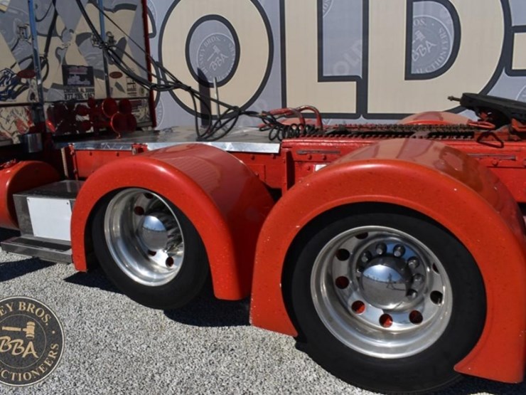 1990-peterbilt-379-image-42