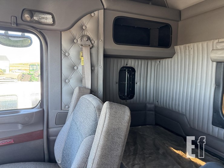 2009-kenworth-t800-image-89