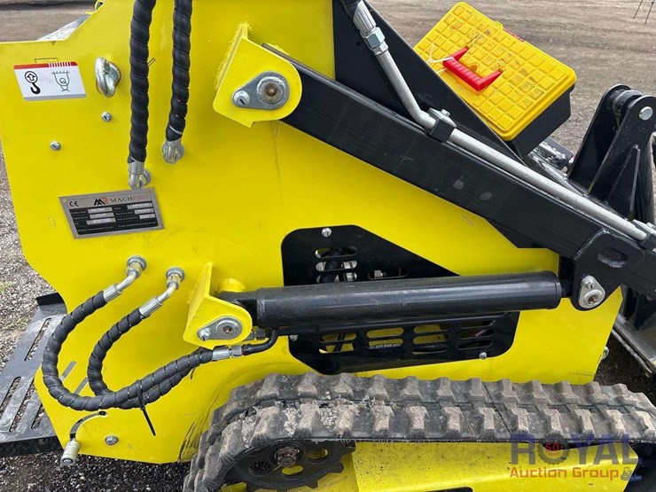 2024-mach-pro-mps330-mini-stand-on-track-loader-skid-steer-image-8
