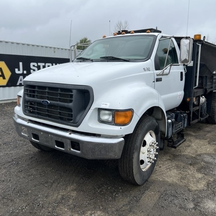 2000 FORD F650