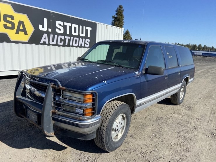 1994-chevrolet-suburban-image-1