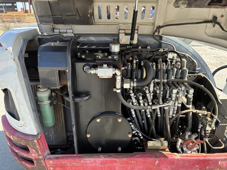 2017-takeuchi-tb230-image-16
