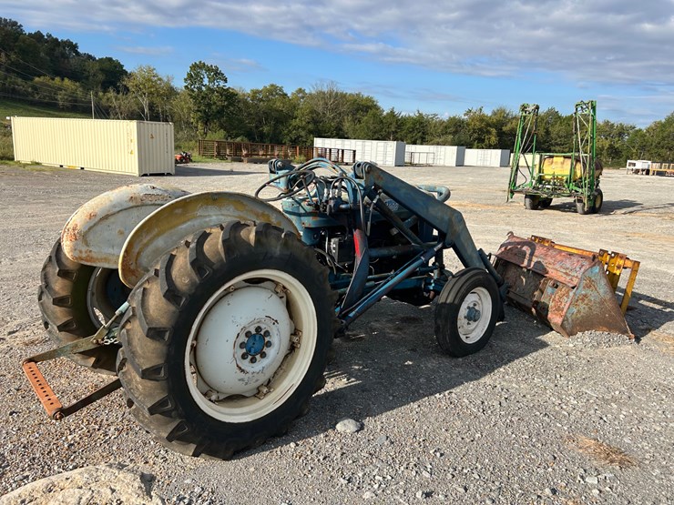 ford-4000-image-3