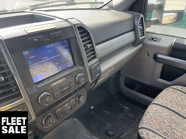 2022-ford-f350-image-13