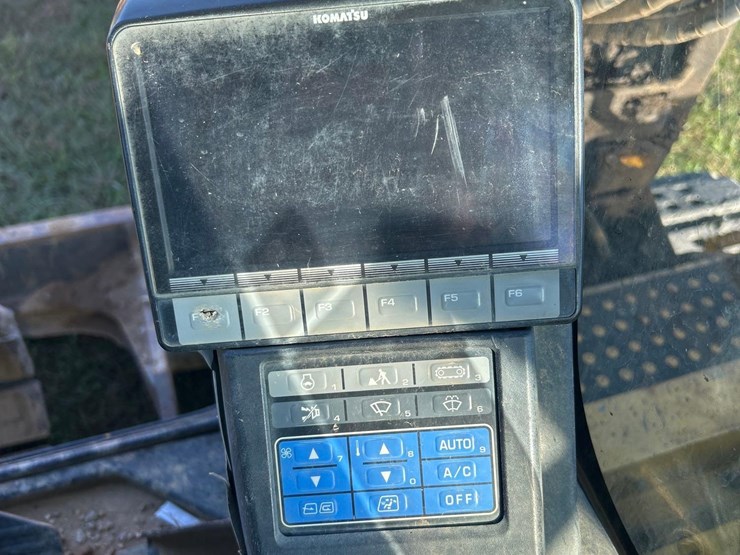 komatsu-pc88mr-8-image-21