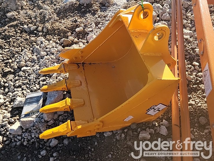 2025-caterpillar-305-image-3