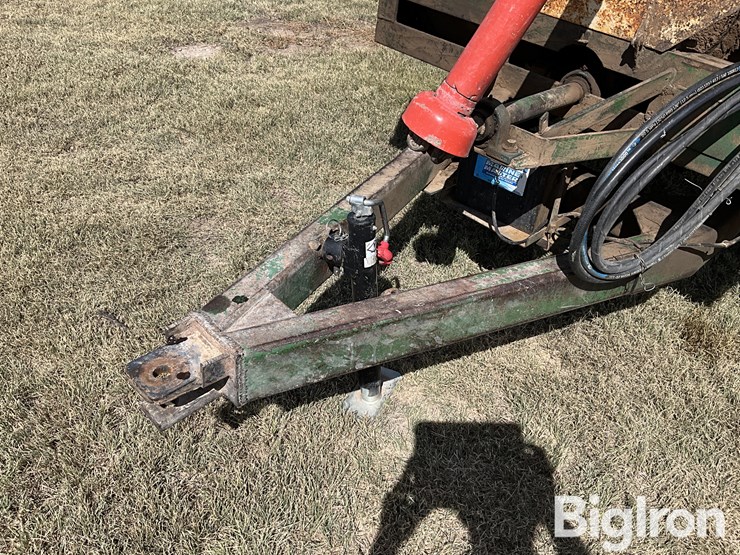 henke-b240-feeder-wagon-image-9