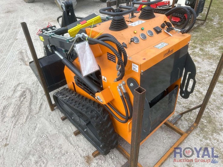 2025-landhero-ldh-ht380-ride-on-mini-track-loader-skid-steer-image-4