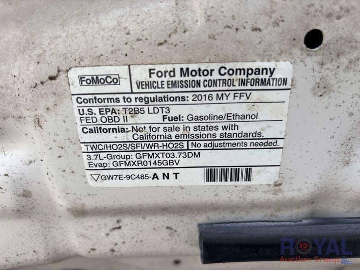 2016-ford-explorer-image-16