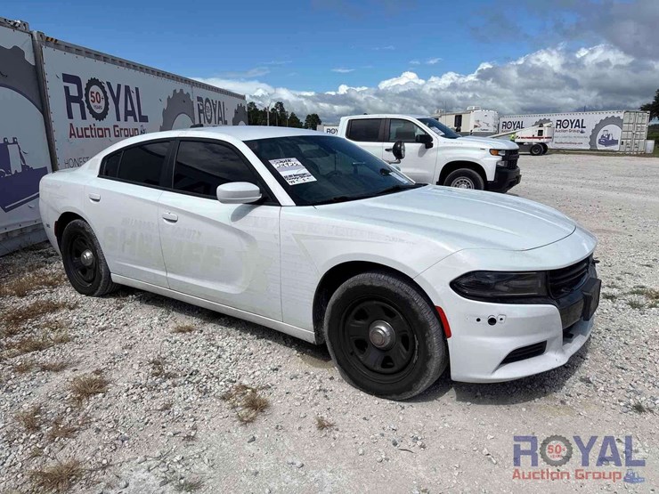 2018-dodge-charger-sedan-image-2