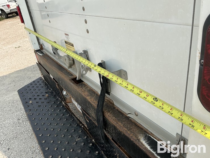 2020-chevrolet-express-g3500-image-13