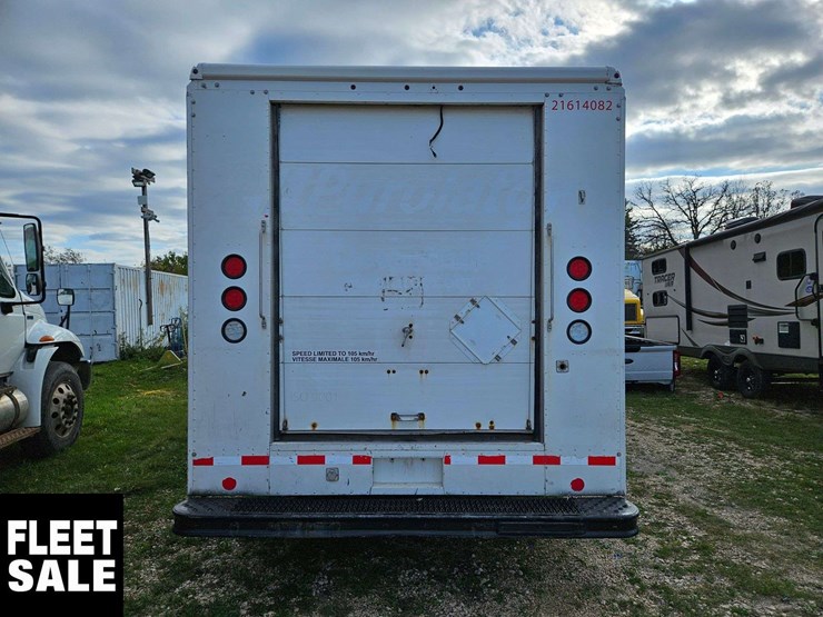 non-operable-2015-ford-e-series-s/a-step-van-image-6