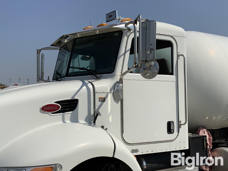 2010-peterbilt-335-image-12