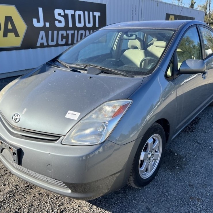 2005 Toyota Prius Hybrid Sedan
