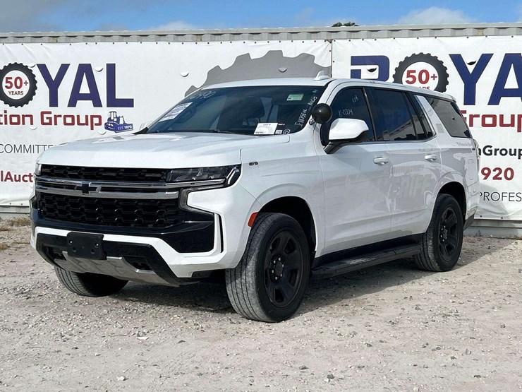 2021-chevrolet-tahoe-4x4-suv-image-1