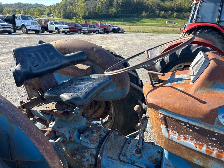 ford-3000-image-7