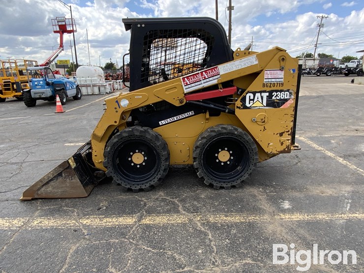 2014-caterpillar-236d-image-8