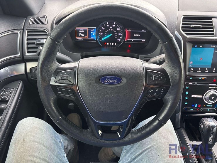 2018-ford-explorer-image-14