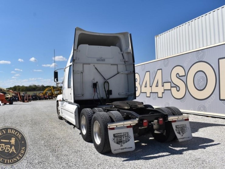 2020-western-star-5700xe-image-23