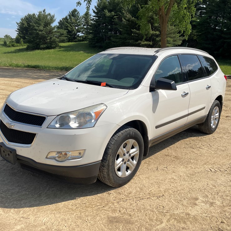 2012 CHEVROLET TRAVERSE LS