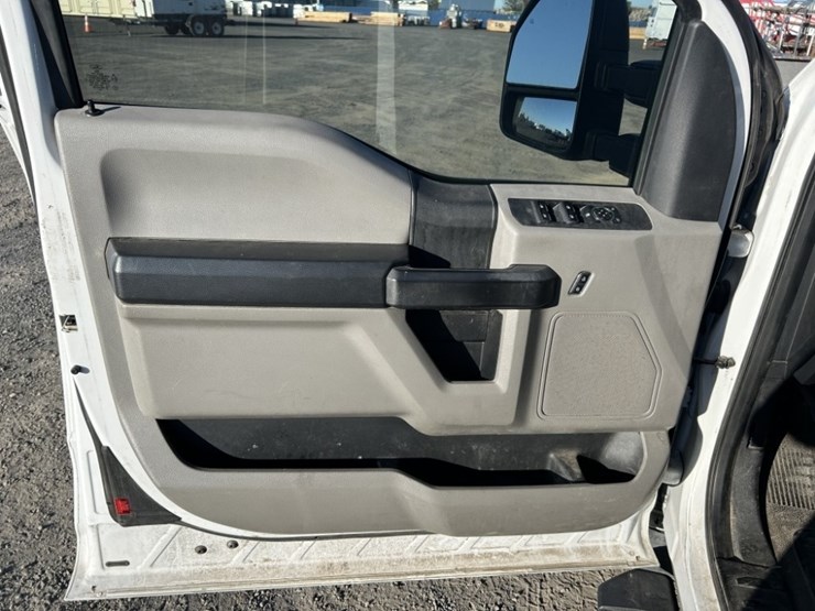 2017-ford-f350-image-27