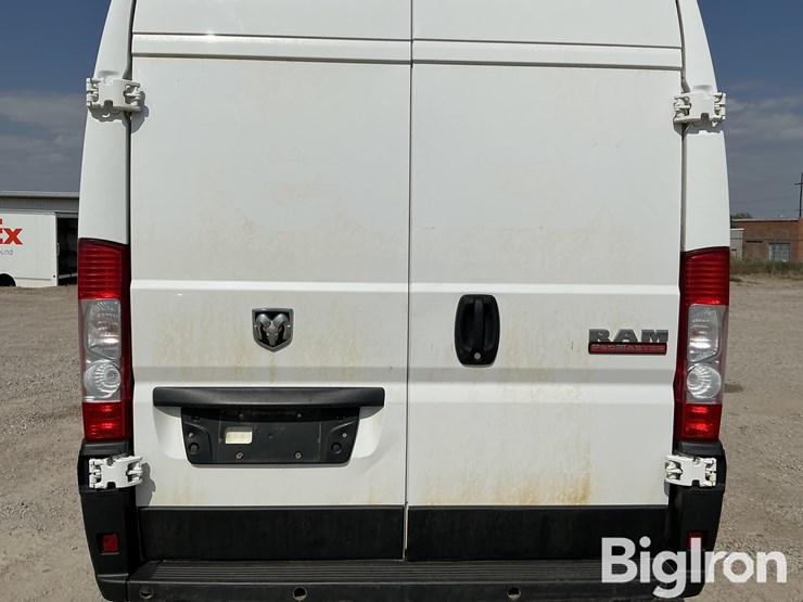 2021-dodge-3500-image-10