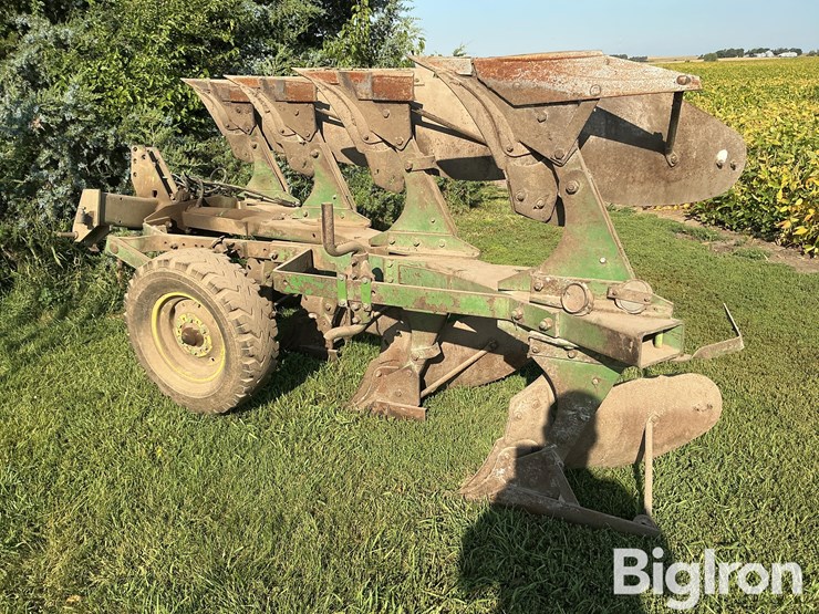 john-deere-rollover-plow-image-7