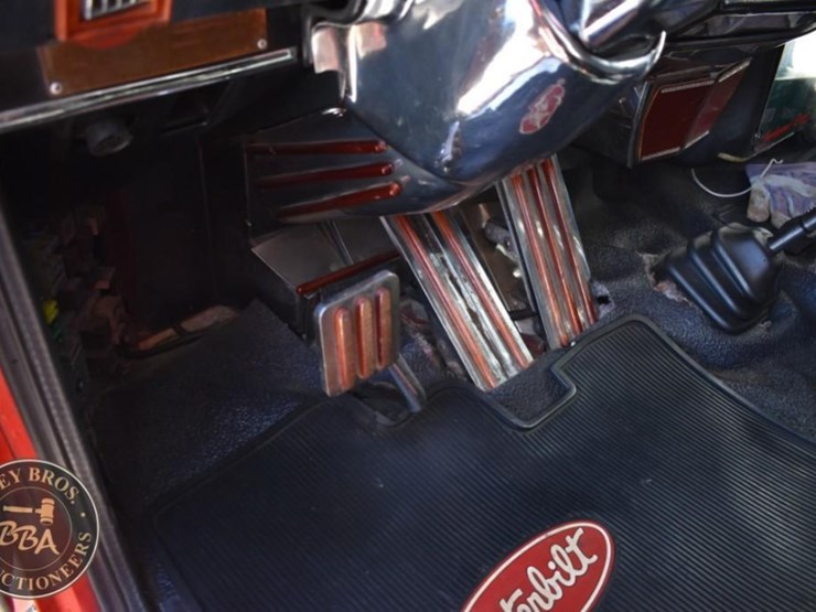 1990-peterbilt-379-image-64