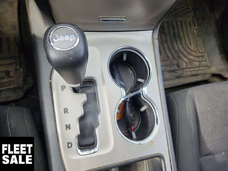 2012-jeep-grand-cherokee-image-13