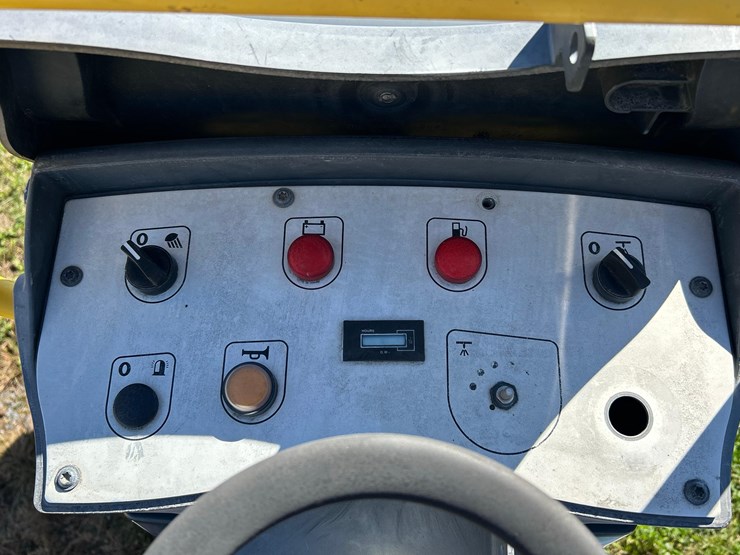 2014-bomag-bw900-image-15