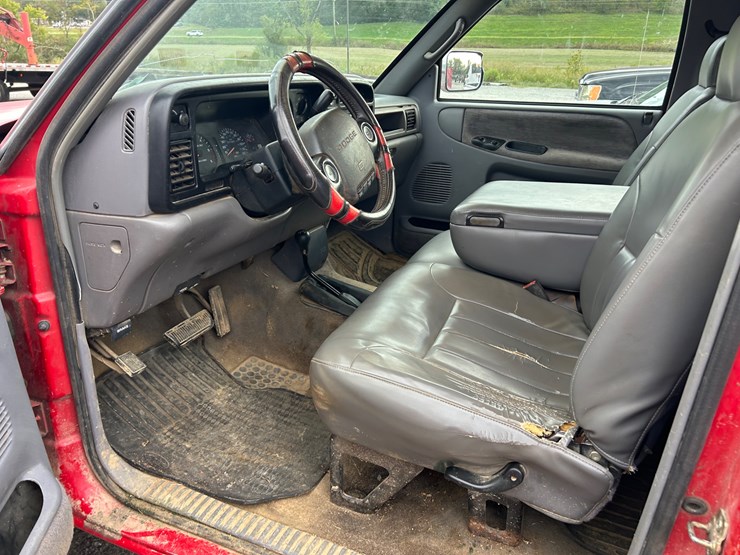 1997-dodge-1500-image-9