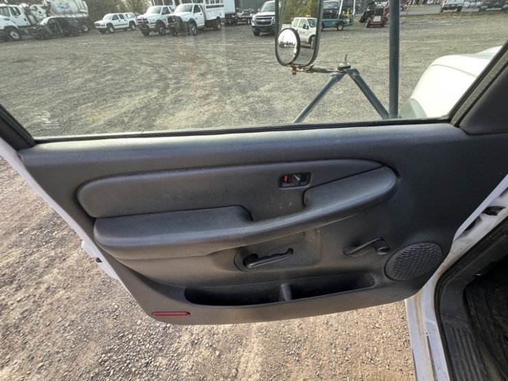 2006-chevrolet-silverado-3500-image-23