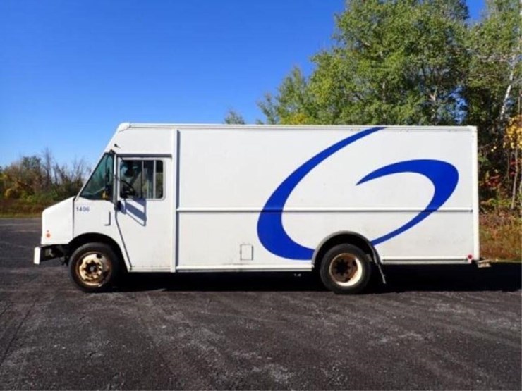 2015-freightliner-mt55-image-8