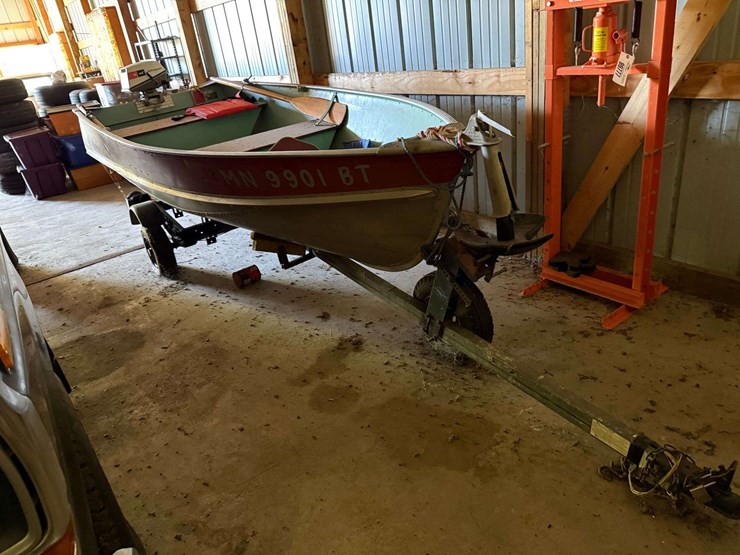 1972-lund-12'-boat,-aluminum,-johnson-4hp-motor-image-2