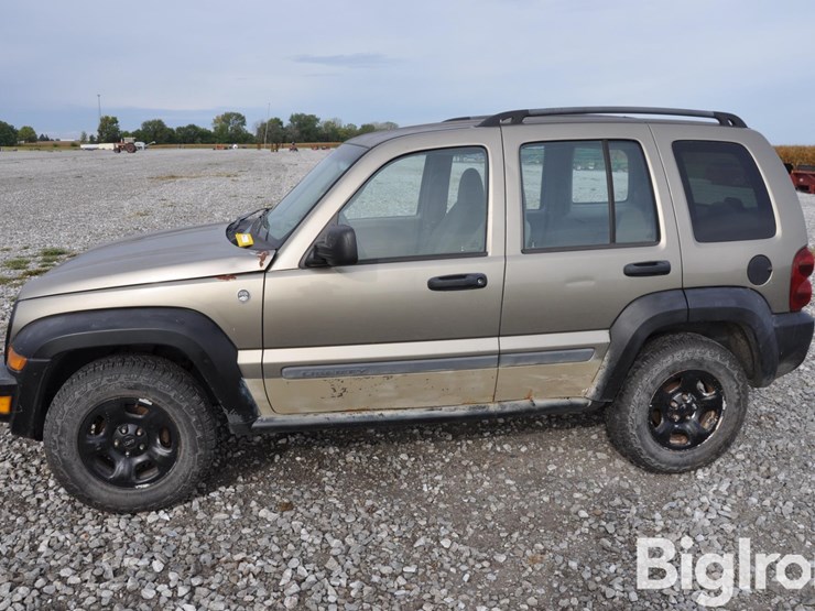 2005-jeep-liberty-image-8